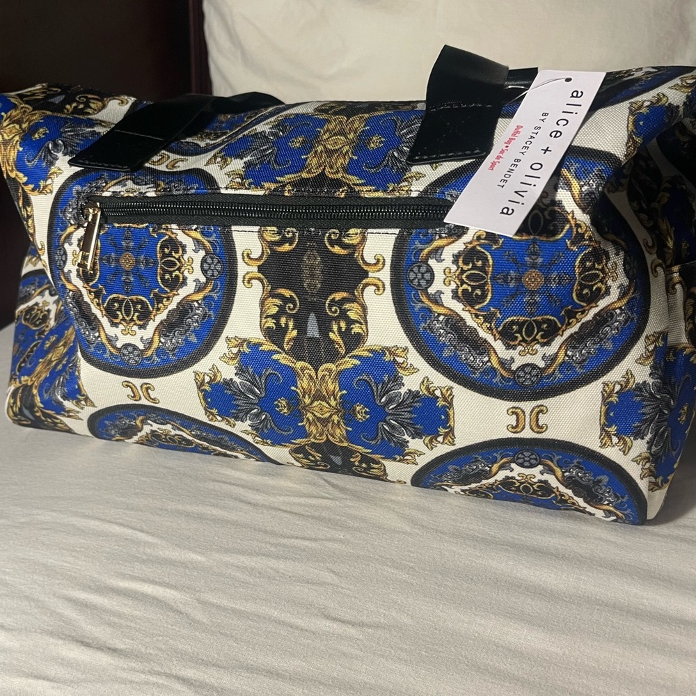 NWT Alice & Olivia X FABFITFUN duffle